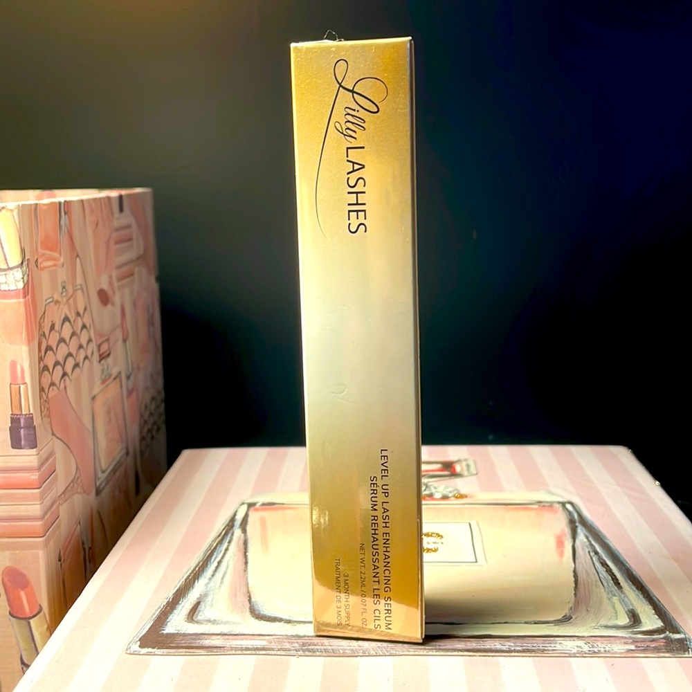 ⭐️Lilly Lashes Lash Enhancing Serum⭐️